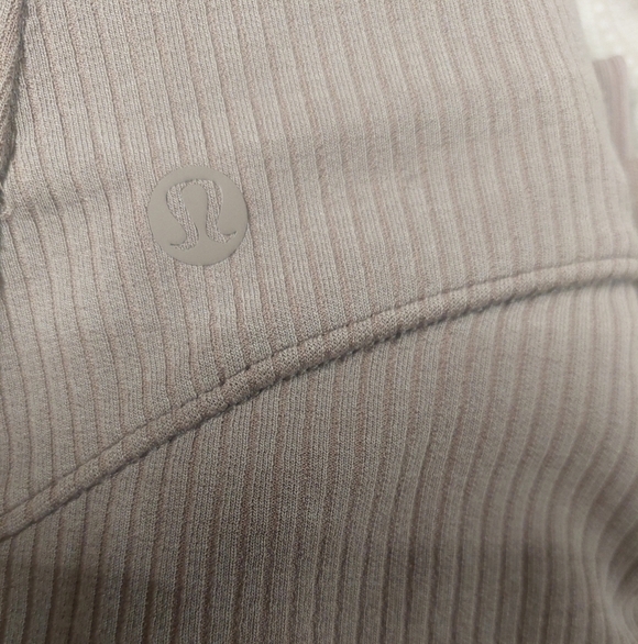 Lululemon Athletica Softstreme Brown Cropped Pants - Picture 7 of 7